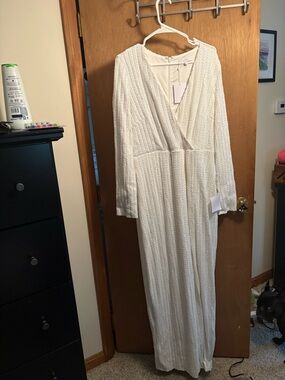 Lulu's White Lace V-Neck Maxi Dress